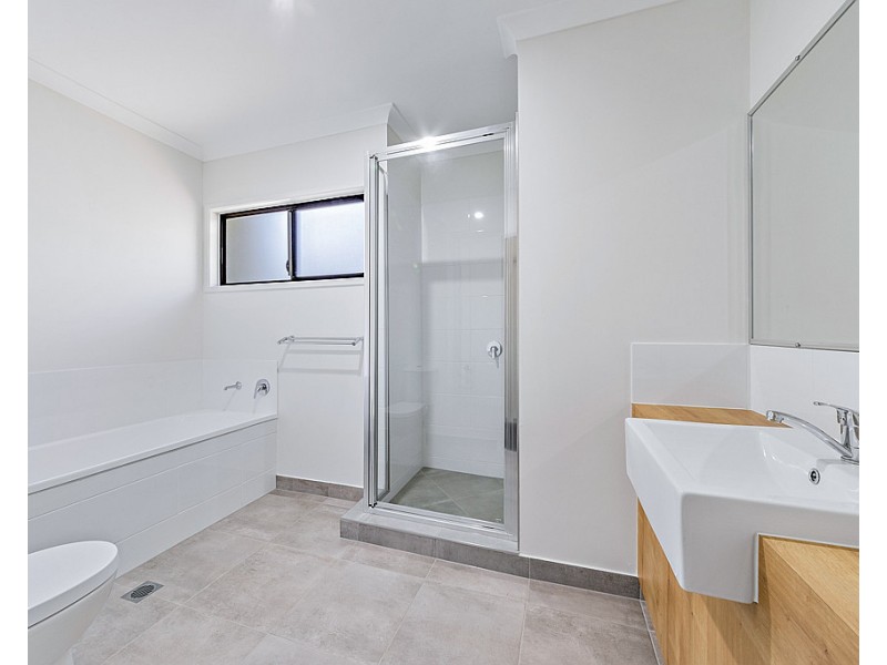 42 Altmann Avenue, Cannonvale QLD 4802