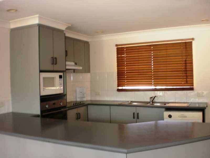 Unit 4/24 Pandanus Drive, Cannonvale QLD 4802