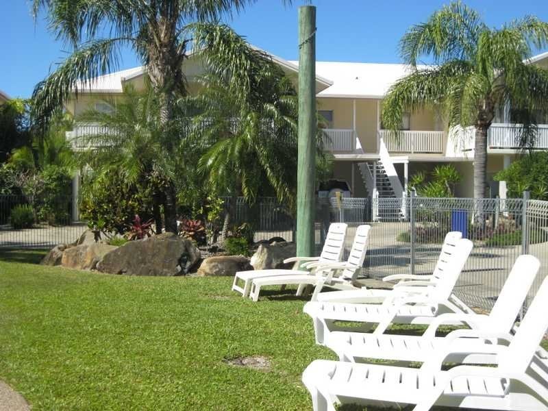 Unit 4/24 Pandanus Drive, Cannonvale QLD 4802