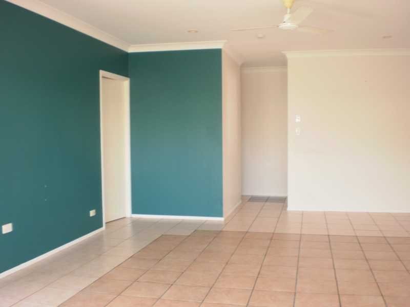 Unit 4/24 Pandanus Drive, Cannonvale QLD 4802