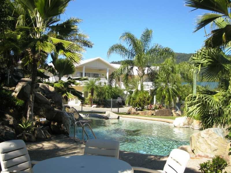 Unit 4/24 Pandanus Drive, Cannonvale QLD 4802