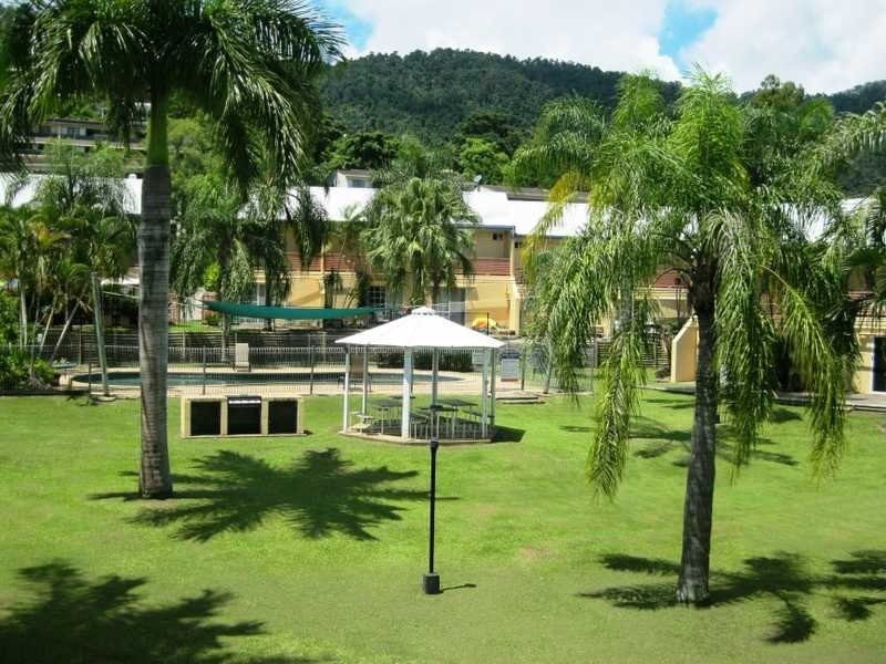 Unit 13/11 Island Drive, Cannonvale QLD 4802