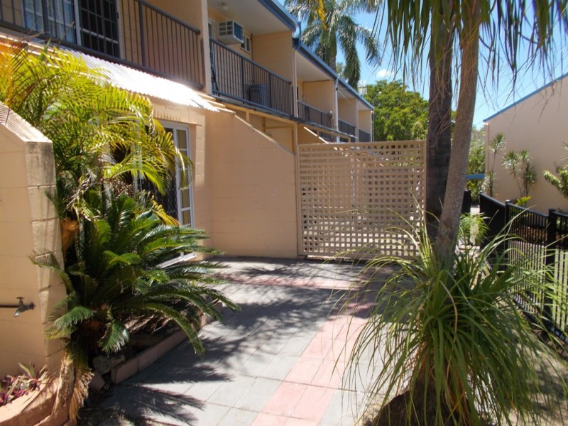 Unit 8/11 Island Drive, Cannonvale QLD 4802