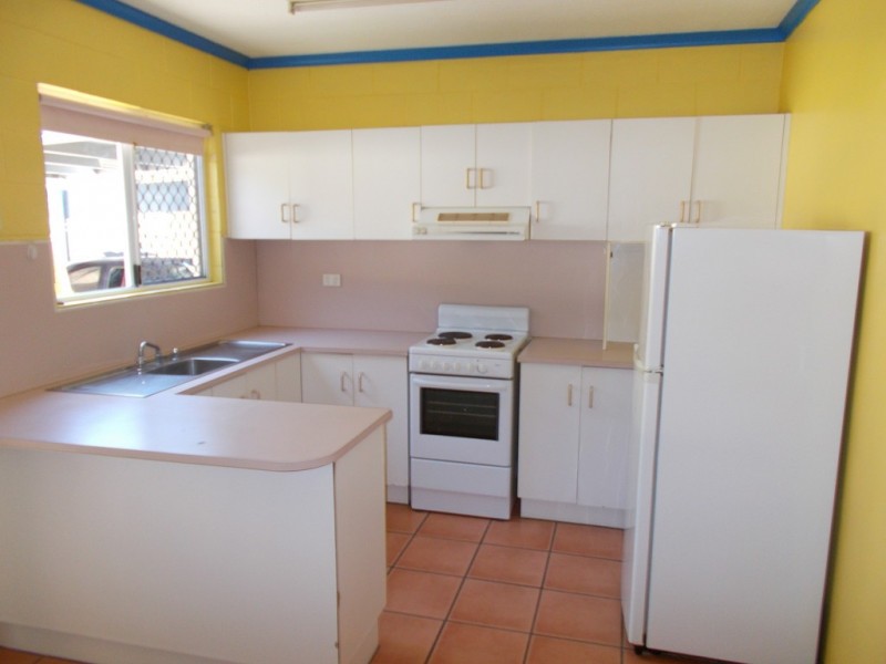 Unit 8/11 Island Drive, Cannonvale QLD 4802