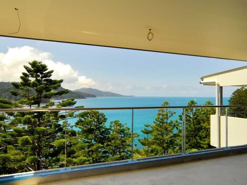UNIT/2 Coral Sea Avenue, Hamilton Island QLD 4803