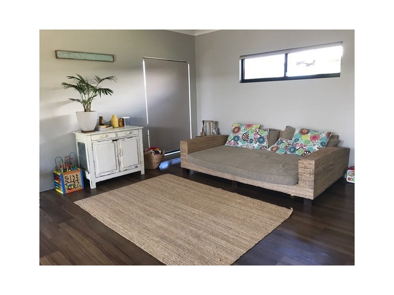 10 Loping Pass, Bilingurr WA 6725