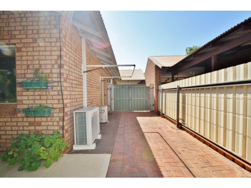 12B Macnee, Broome WA 6725