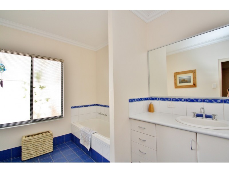 65 Wattle Drive, Roebuck WA 6725