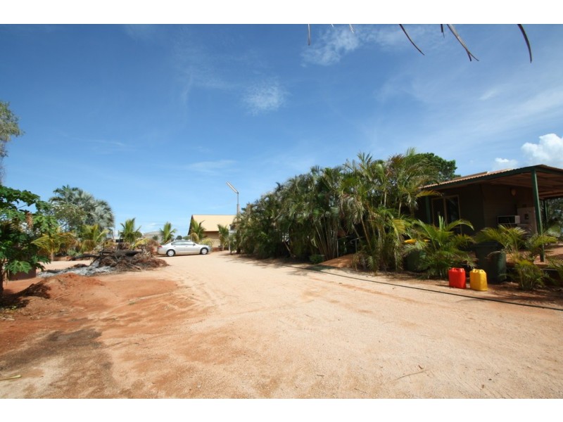 Unit 1 / 2 Decastilla, Minyirr WA 6725