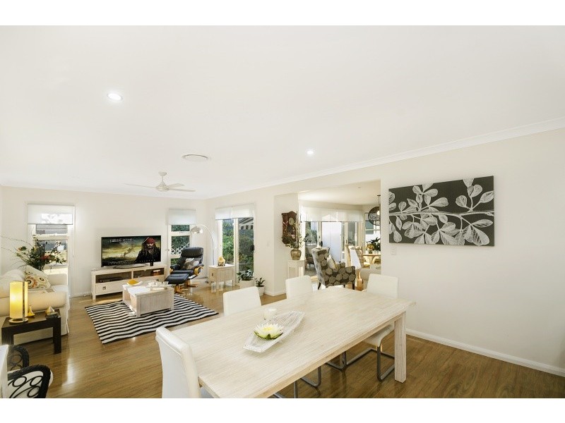 9 Southern Ocean Street, Lake Cathie NSW 2445