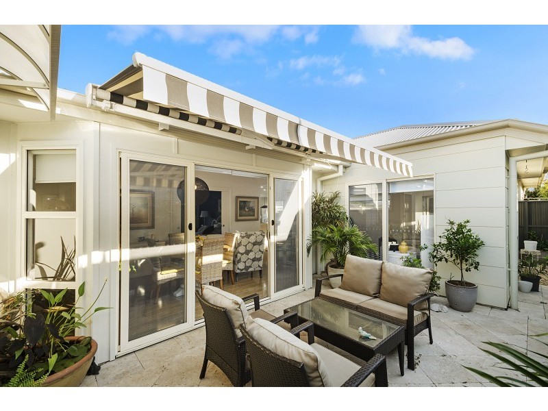 9 Southern Ocean Street, Lake Cathie NSW 2445