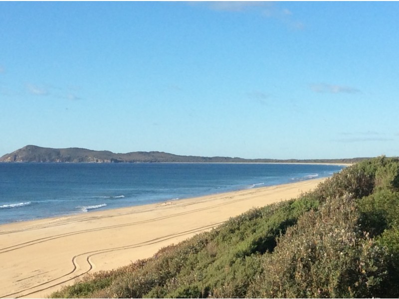 3 Beach Street, Dunbogan NSW 2443