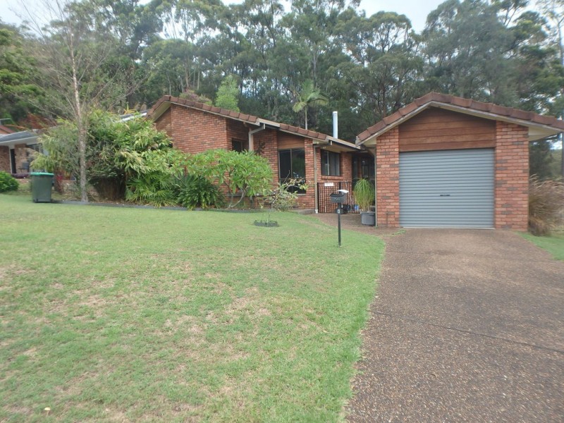 8 Waterview Crescent, West Haven NSW 2443