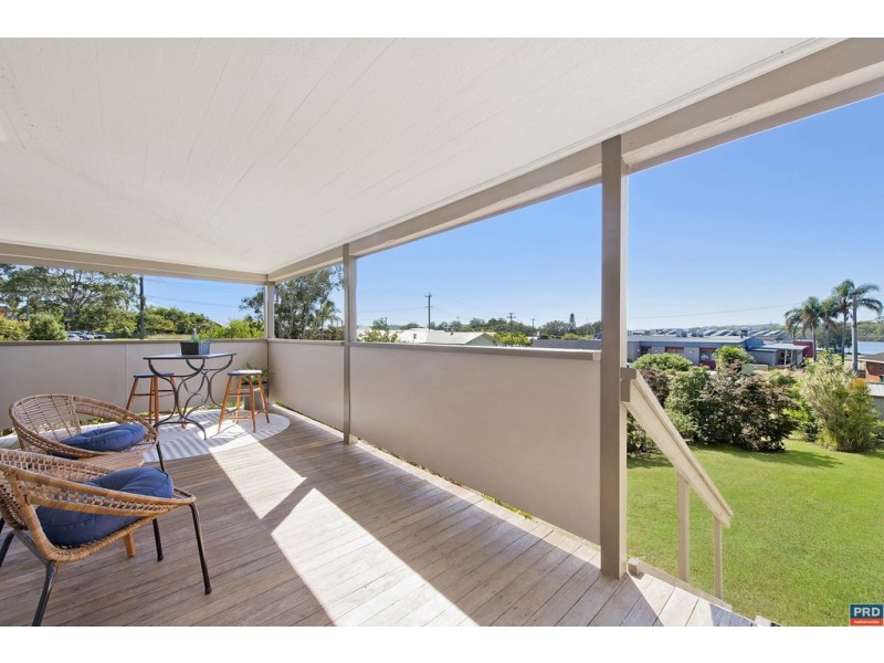 8 Lake Street, Laurieton NSW 2443