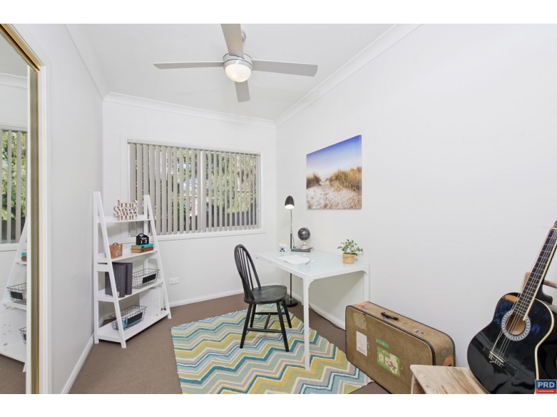 8 Lake Street, Laurieton NSW 2443