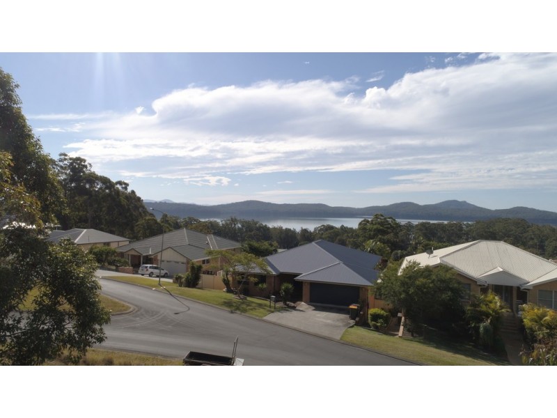 21 Black Swan Terrace, West Haven NSW 2443