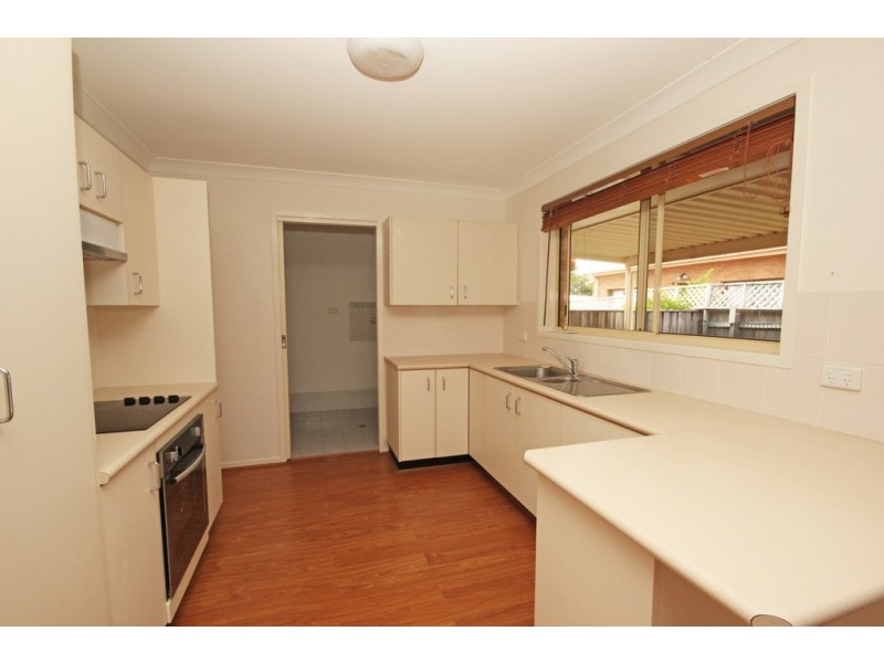 2/13 Lake Street, Laurieton NSW 2443