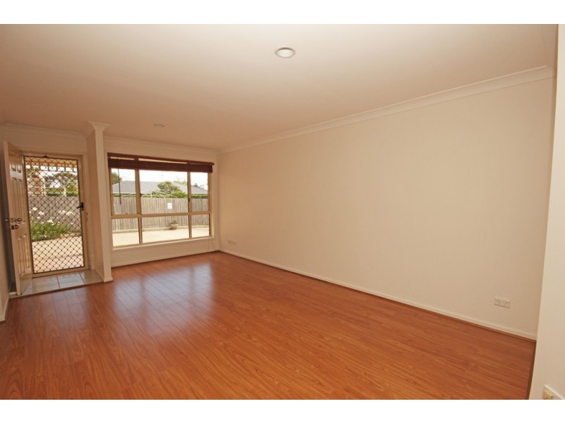2/13 Lake Street, Laurieton NSW 2443