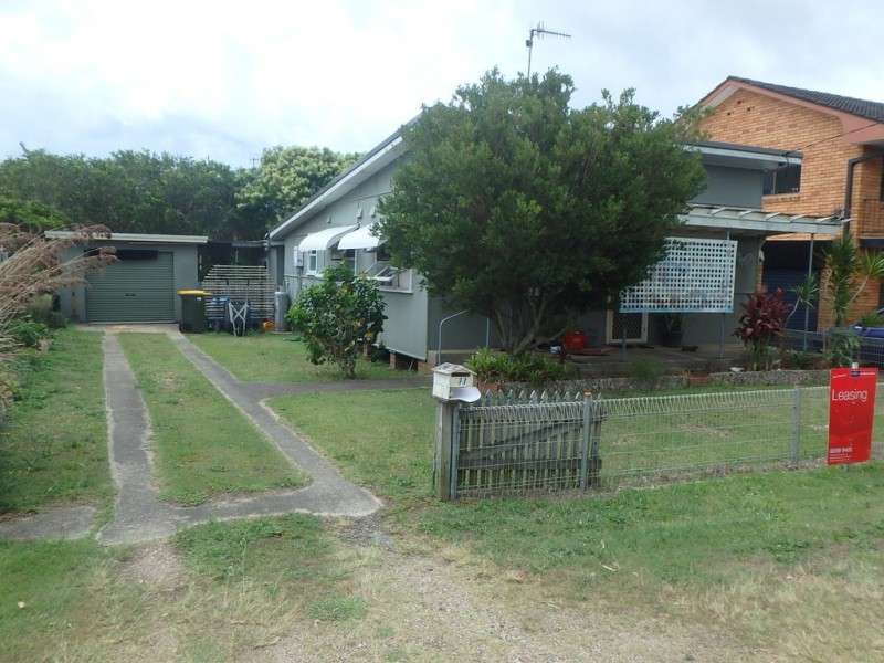 477 Ocean Drive, Laurieton NSW 2443