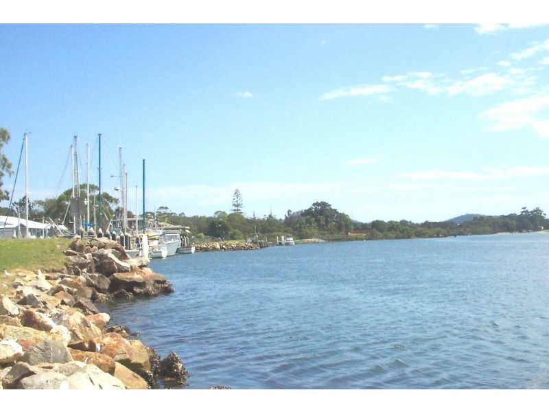 8 Wharf Street, Laurieton NSW 2443