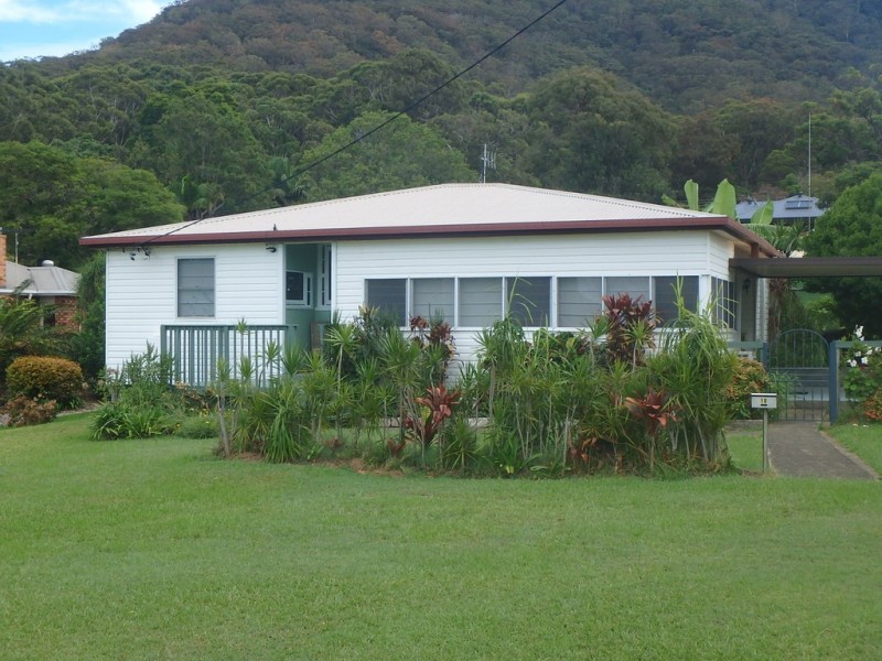 18 Bold Street, Laurieton NSW 2443