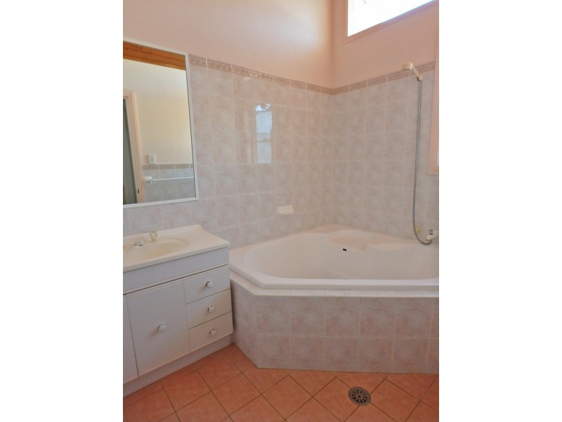 5 Ellerslie Crescent, Lakewood NSW 2443