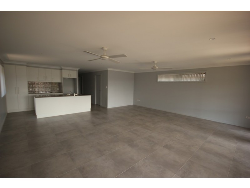 2/28 Fairwinds Avenue, Lakewood NSW 2443