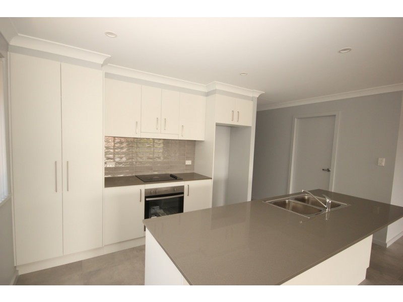 2/28 Fairwinds Avenue, Lakewood NSW 2443