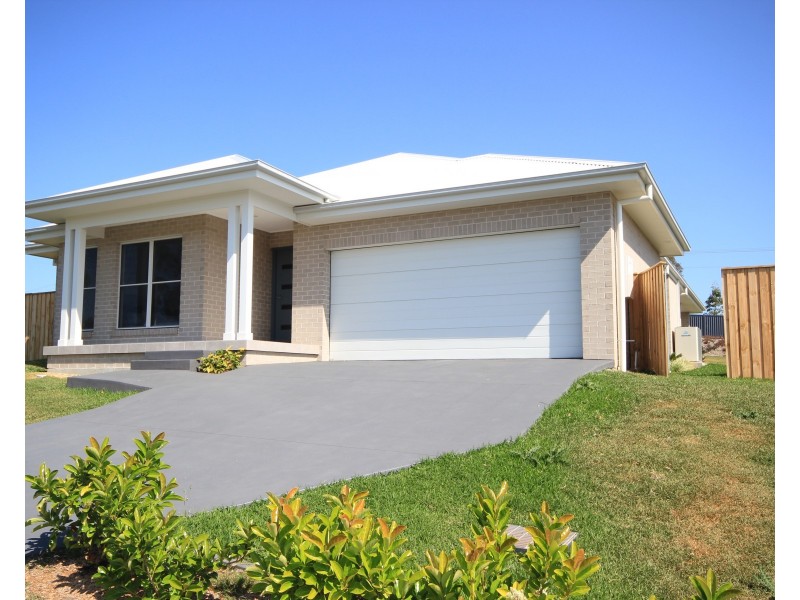79 South Atlantic Drive, Lake Cathie NSW 2445