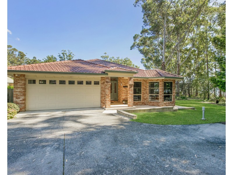 25 Lake View Crescent, West Haven NSW 2443
