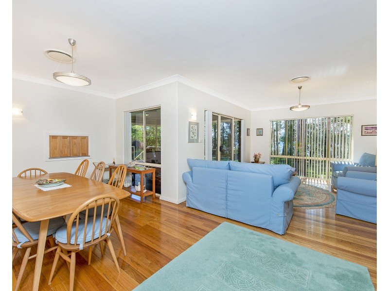25 Lake View Crescent, West Haven NSW 2443
