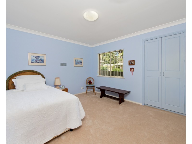 25 Lake View Crescent, West Haven NSW 2443