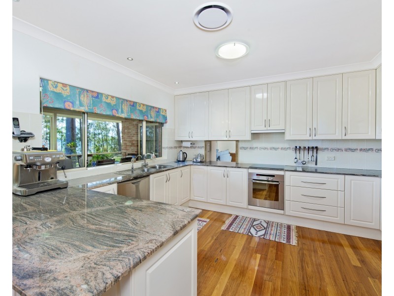 25 Lake View Crescent, West Haven NSW 2443