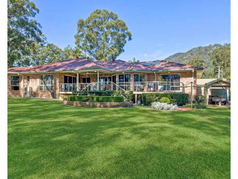 25 Lake View Crescent, West Haven NSW 2443