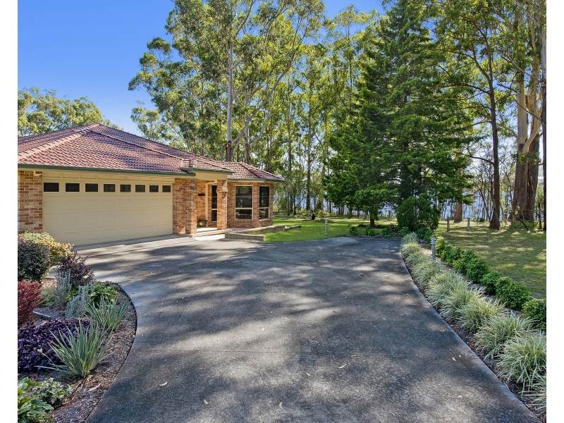 25 Lake View Crescent, West Haven NSW 2443