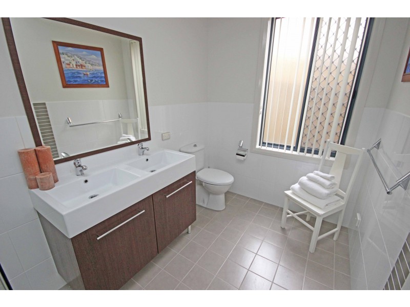 11 Fairwinds Avenue, Laurieton NSW 2443