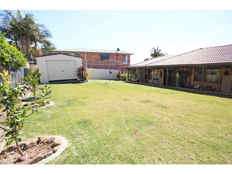 34 Waterview Crescent, Laurieton NSW 2443