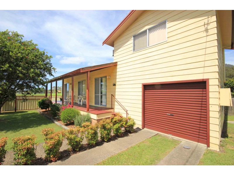 15 Castle Street, Laurieton NSW 2443