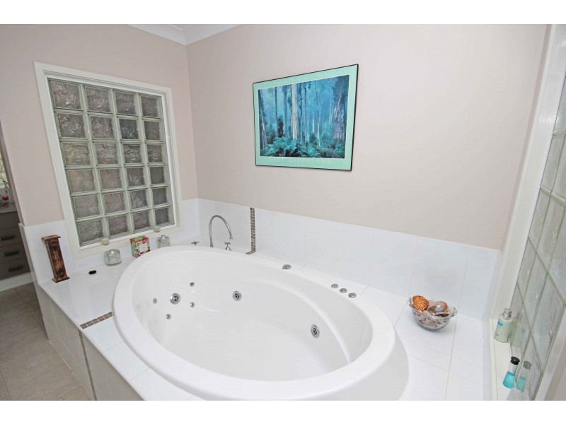 10 Prince of Wales Drive, Dunbogan NSW 2443