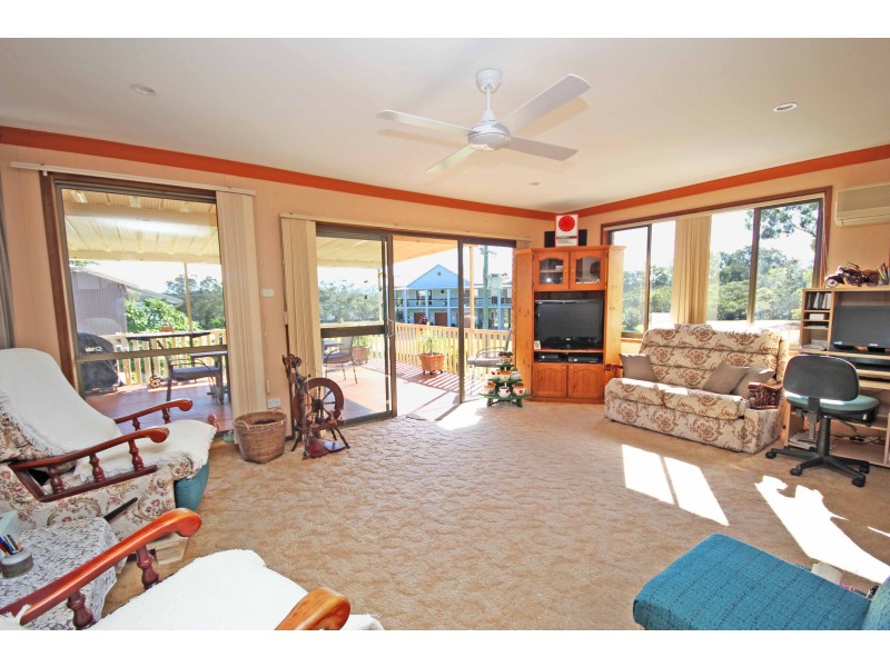 11 Longworth Road, Dunbogan NSW 2443