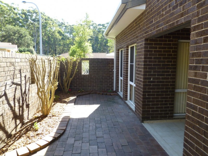 2/11 Blackbutt Crescent, Laurieton NSW 2443