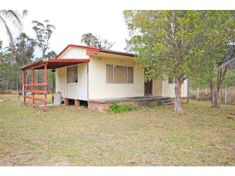24 Johns River Road, Johns River NSW 2443