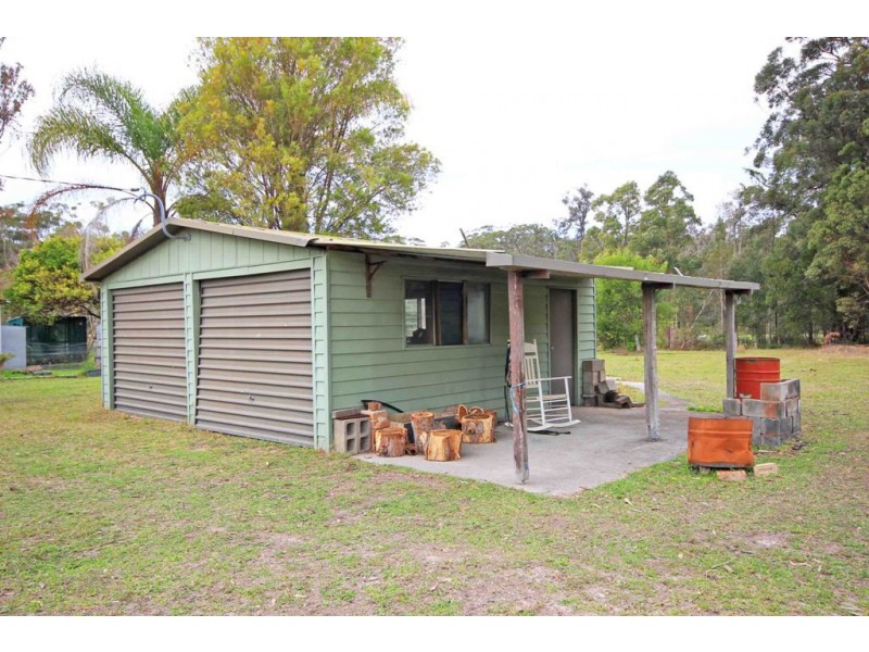 24 Johns River Road, Johns River NSW 2443
