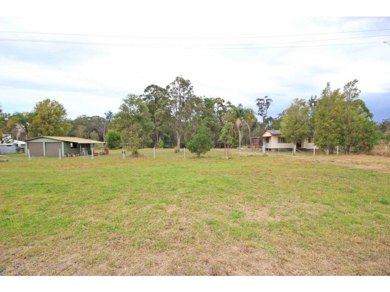 24 Johns River Road, Johns River NSW 2443