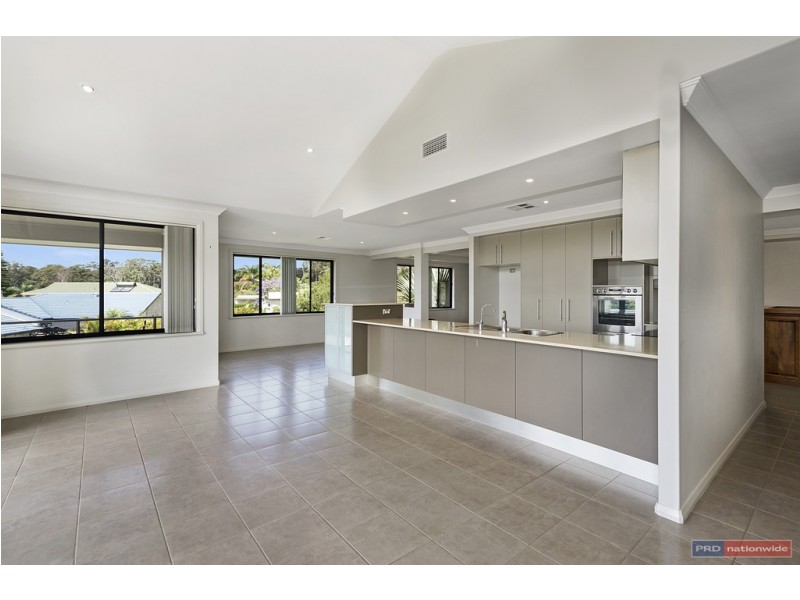 11 Fairwinds Avenue, Lakewood NSW 2443