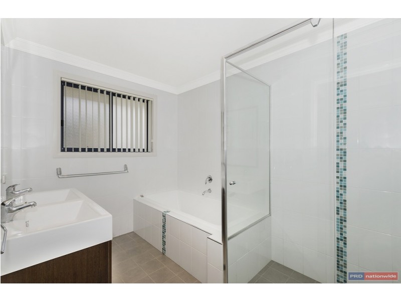 11 Fairwinds Avenue, Lakewood NSW 2443