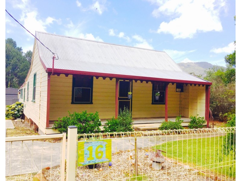 16 Thomas Street, Johns River NSW 2443