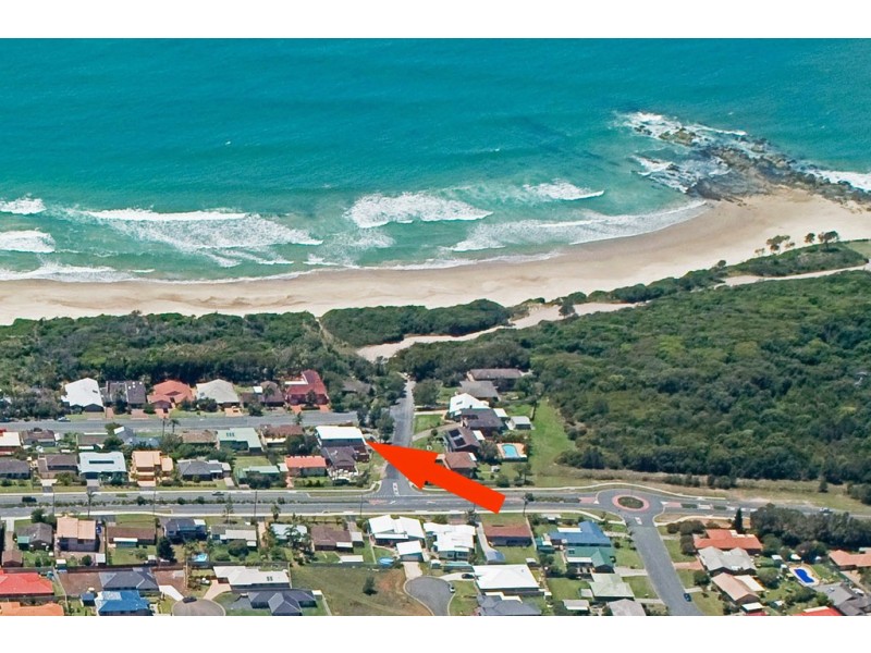 1 Middle Rock Road, Lake Cathie NSW 2445
