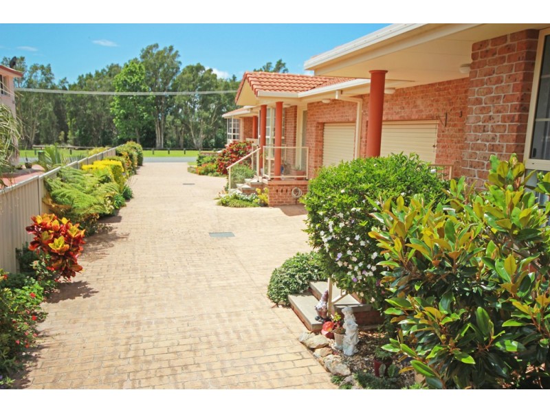 4/10 McLennan Street, Laurieton NSW 2443