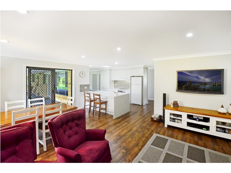 2 The Silhouette, Laurieton NSW 2443